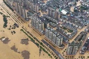 1.榕江流域突发超标准洪水 洪峰水位突破253米警戒线，榕江流域超标准洪水致洪峰突破253米警戒线