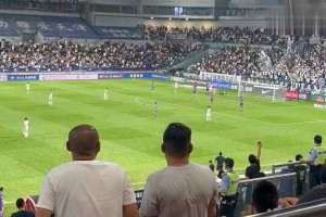 事件回顾，韦世豪球迷冲突引爆舆论场，韦世豪球迷冲突引爆舆论风暴，一场足球争议如何点燃全民热议？