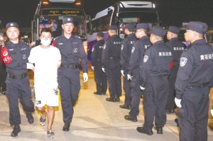 血色警报！柬埔寨总理签署数字净化令，全球最大电诈帝国24小时崩塌实录，血色警报！柬埔寨总理签署数字净化令，全球最大电诈帝国24小时瓦解实录