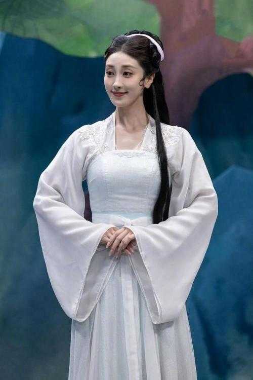 张婉悠白蛇传:绝美演绎经典神话,再现千年人妖虐恋