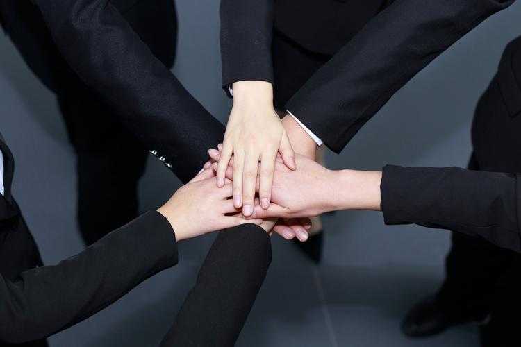 三人小队高清图片合集 团队协作主题摄影素材下载