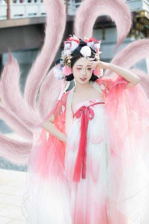 云鬟酥腰庄怀青:古风美人妆发造型与气质养成指南